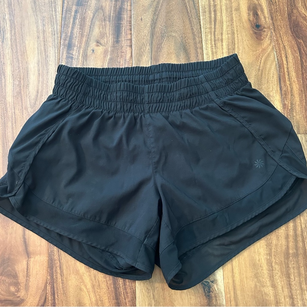Athleta Mesh Racer Run Mid Rise 4” Shorts